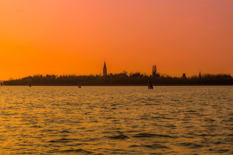 Karantin, bolnica i vrisak iz tame: Ovo ostrvo izaziva jezu, posećuju ga samo najhrabriji! (FOTO/VIDEO)