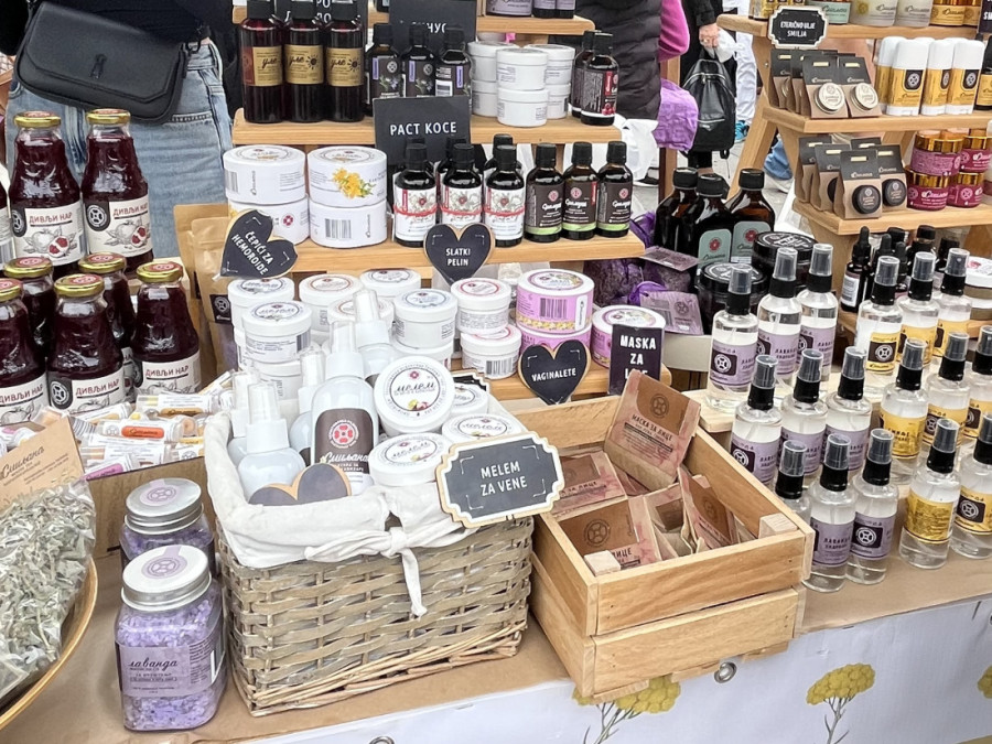 Održan 7. Good Food & Wine Festival u Beogradu: Gastronomski i vinski spektakl na Trgu republike (FOTO)