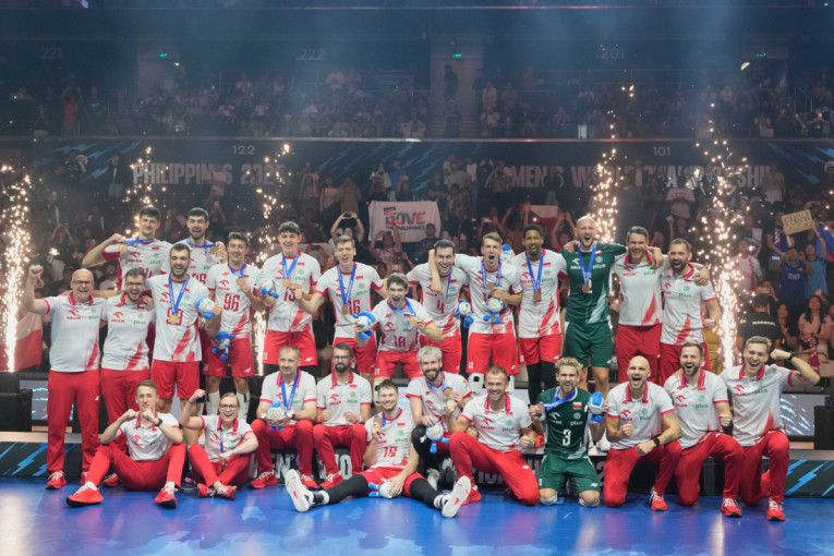 Grbićeva Poljska je na treća na svetu! Česima prepustili samo jedan set (FOTO)