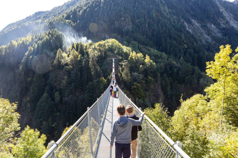 Mesto koje menja pogled na svet: Vrištanje kao terapija i rajska priroda mame mnogobrojne turiste (VIDEO)
