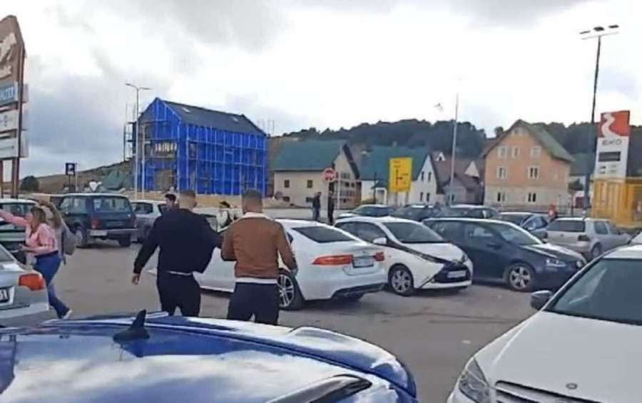 Žena vrišti, deca u strahu: Šok detalji nasilničkog napada u Žabljaku, meštanin se sukobio sa pijanim mladićima