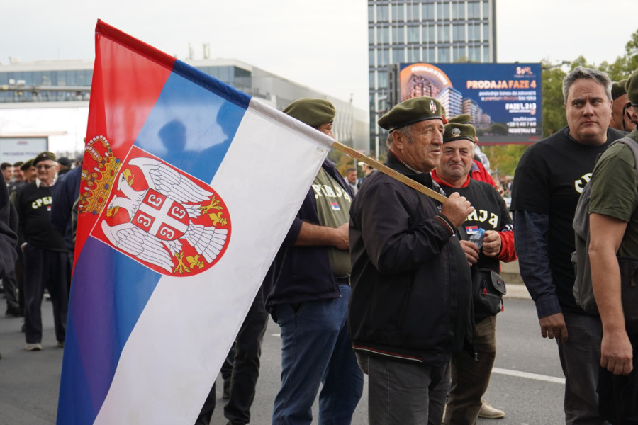 Predsednik Vučić sa narodom u Obrenovcu! Građani ustali protiv blokada - skoro 160.000 ljudi u maršu protiv terora (FOTO/VIDEO)