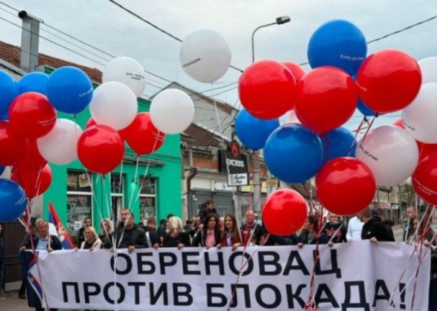 Predsednik Vučić sa narodom u Obrenovcu! Građani ustali protiv blokada - skoro 160.000 ljudi u maršu protiv terora (FOTO/VIDEO)