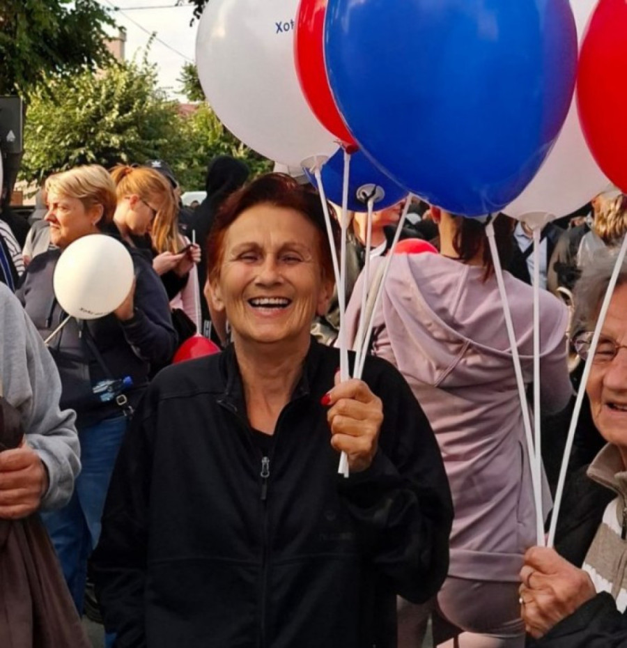 Predsednik Vučić sa narodom u Obrenovcu! Građani ustali protiv blokada - skoro 160.000 ljudi u maršu protiv terora (FOTO/VIDEO)