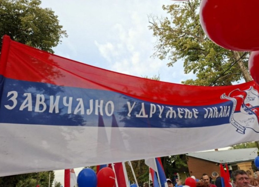 Predsednik Vučić sa narodom u Obrenovcu! Građani ustali protiv blokada - skoro 160.000 ljudi u maršu protiv terora (FOTO/VIDEO)