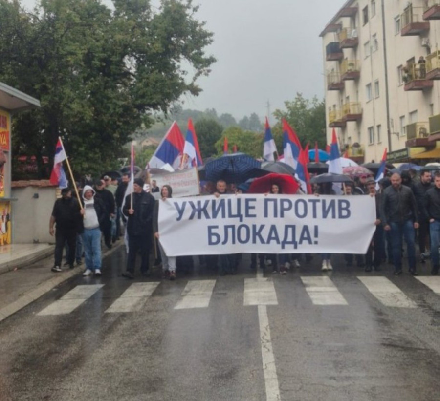 Predsednik Vučić sa narodom u Obrenovcu! Građani ustali protiv blokada - skoro 160.000 ljudi u maršu protiv terora (FOTO/VIDEO)