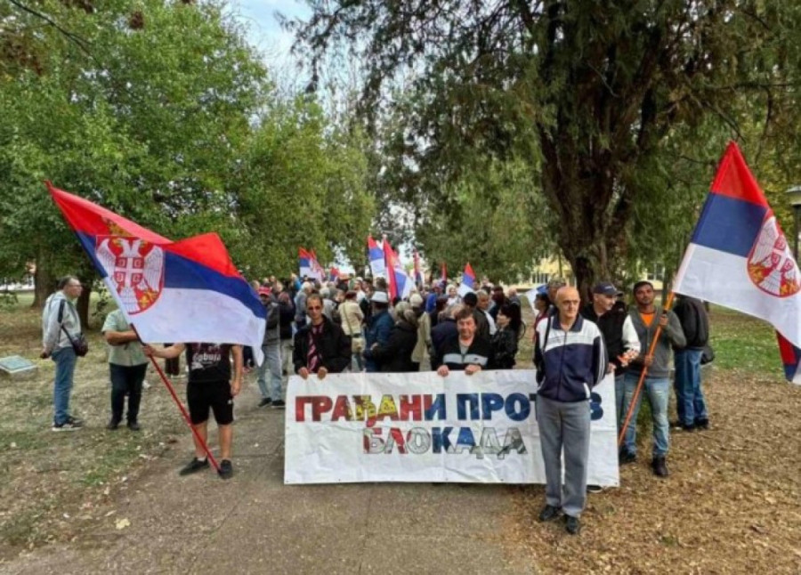 Predsednik Vučić sa narodom u Obrenovcu! Građani ustali protiv blokada - skoro 160.000 ljudi u maršu protiv terora (FOTO/VIDEO)