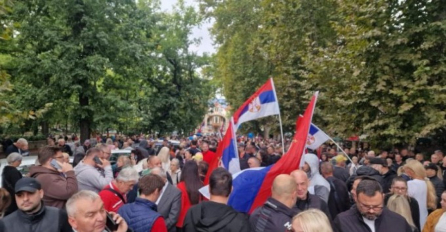 Predsednik Vučić sa narodom u Obrenovcu! Građani ustali protiv blokada - skoro 160.000 ljudi u maršu protiv terora (FOTO/VIDEO)