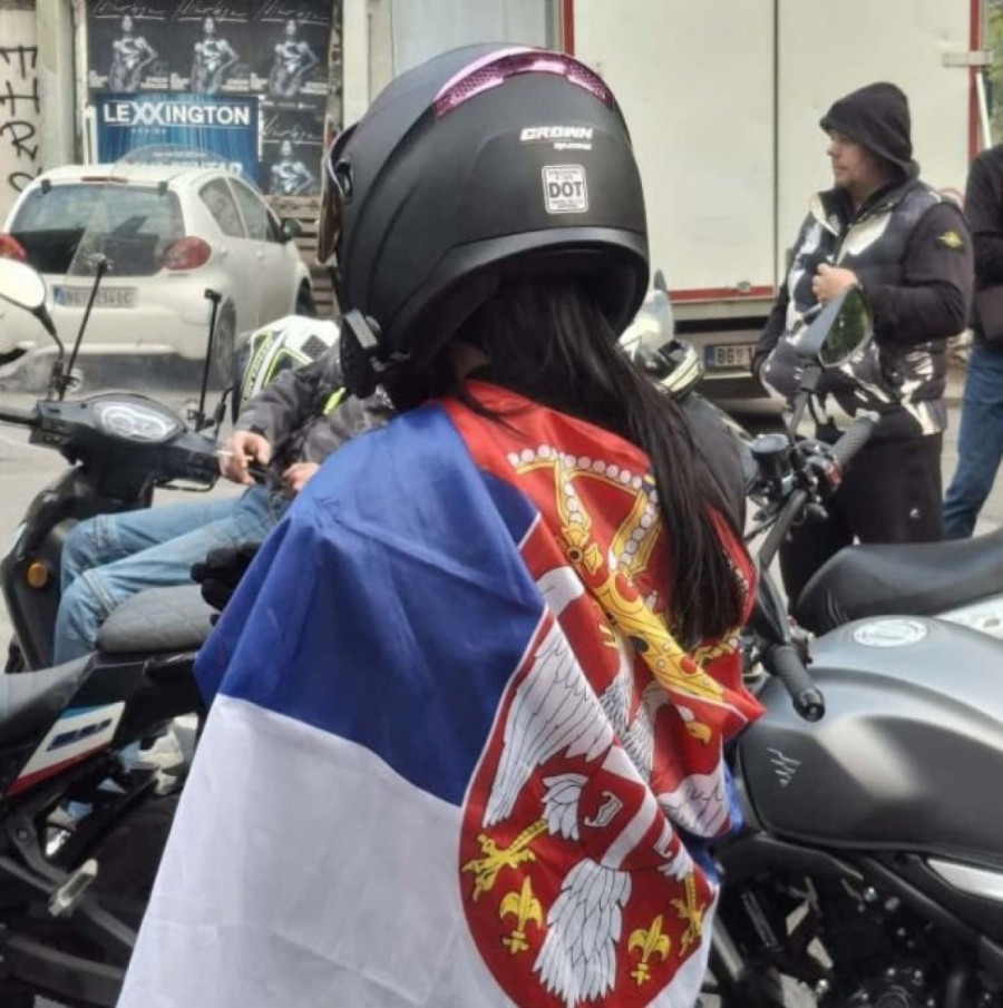 Predsednik Vučić sa narodom u Obrenovcu! Građani ustali protiv blokada - skoro 160.000 ljudi u maršu protiv terora (FOTO/VIDEO)