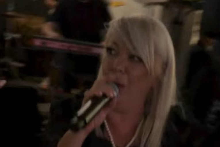 Prva žena Željka Mitrovića zapevala kod njihovog sina na svadbi: Hani bila najveselija! (FOTO)