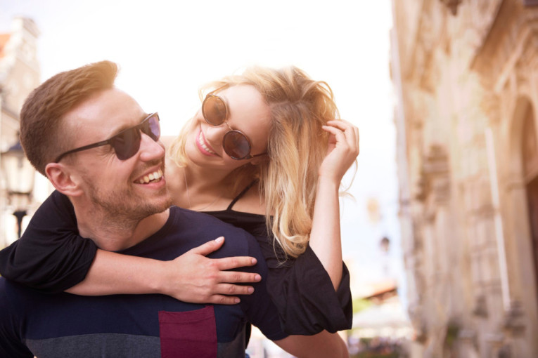 Ljubavni horoskop od 17. do 23. novembra: Bikovi, budite iskreni prema partneru, Rakovi, moguće su velike promene