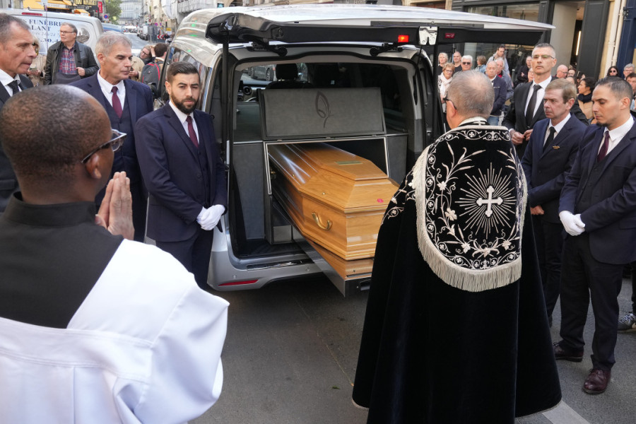 Klaudija Kardinale sahranjena u Parizu: Poslednji ispraćaj legendarne filmske dive (FOTO)