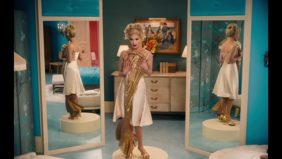 Dženifer Lopez doživela noćnu moru na snimanju novog filma: Sve zbog zlatne haljine teške 23 kilograma (FOTO/VIDEO)