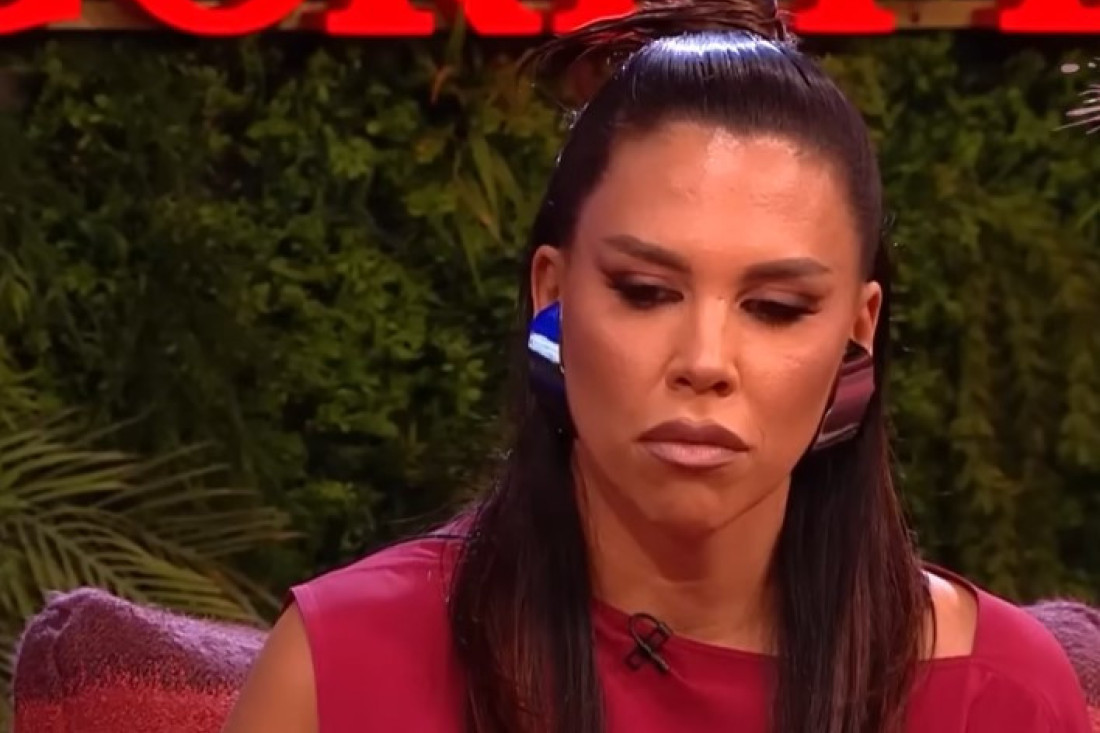 Pevačica se prisetila svađe u porodici! Otvorila dušu o roditeljima: "Otac me je ucenjivao!"