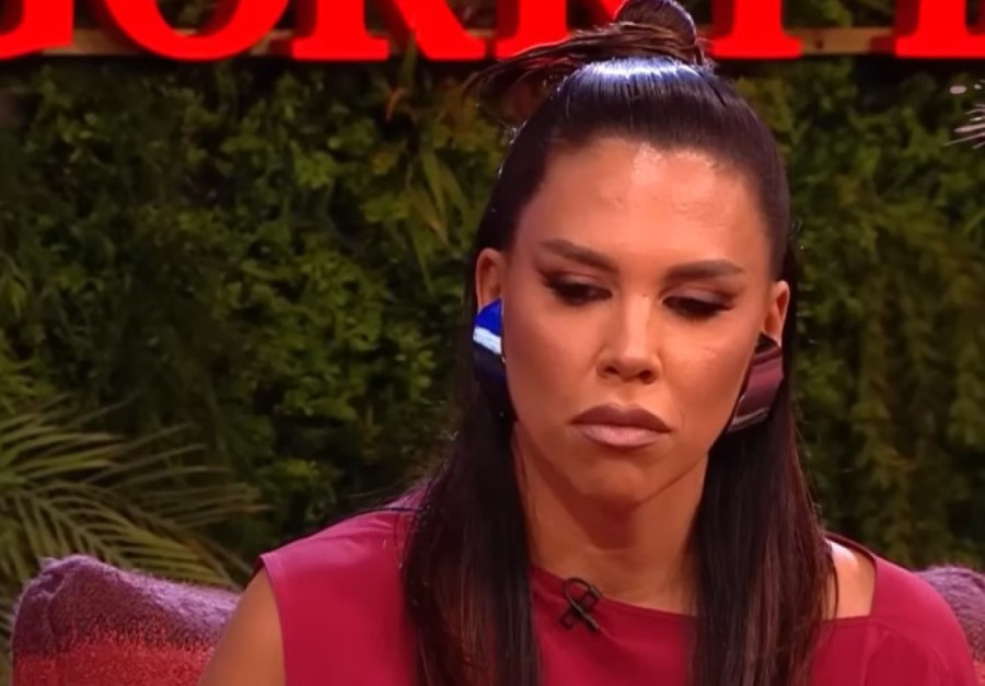 (FOTO 18+) Marina Visković s dečkom u intimnom zanosu: On je čvrsto drži, a zadnjica u prvom planu!