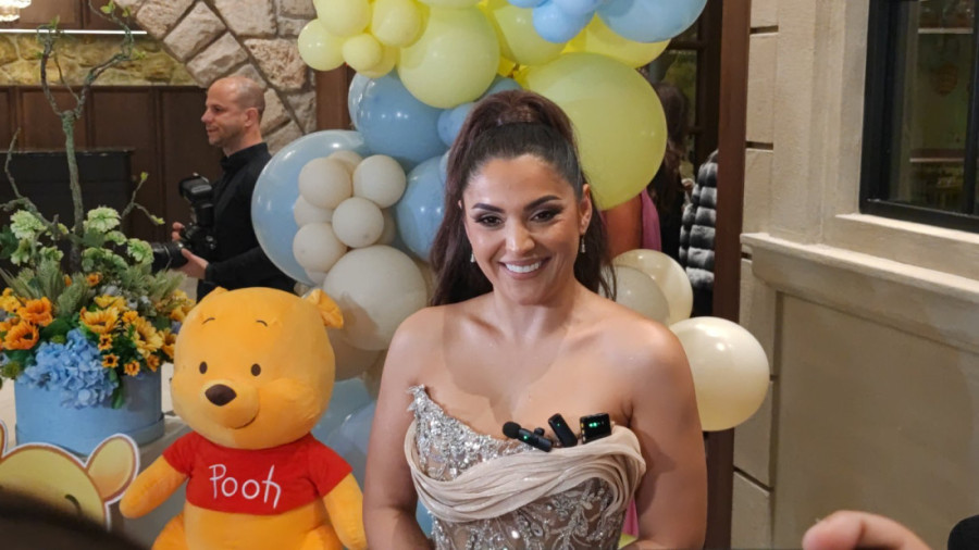 Pevačica rodila milioneru dvoje dece, a sad razmislja da ugradi silikone: Jednog se plaši!