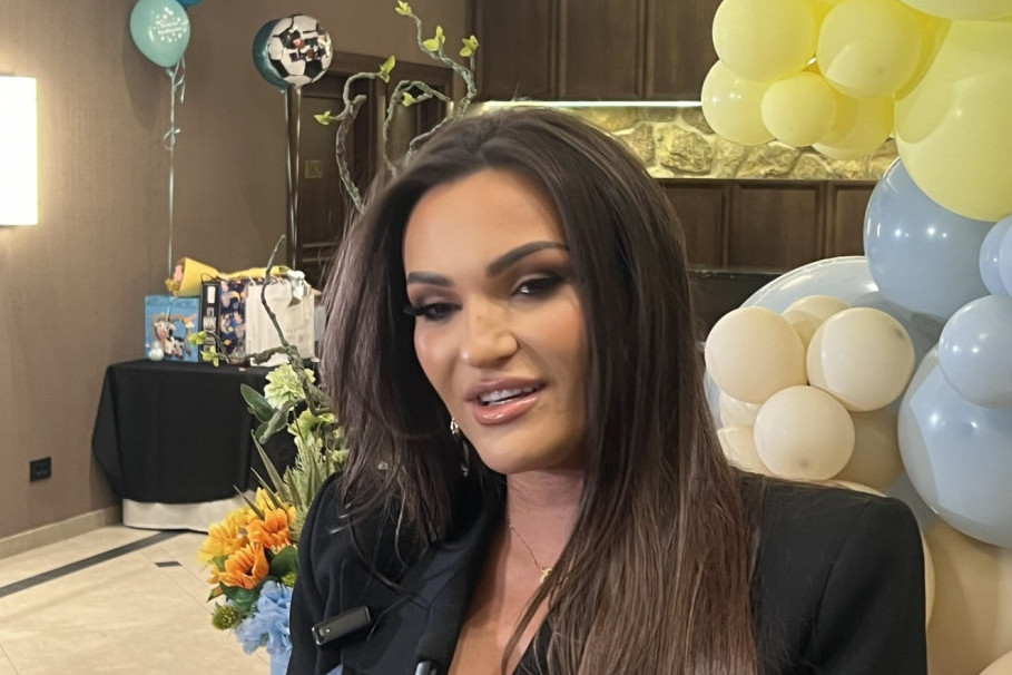 Našu pevačicu suprug odveo u striptiz klub: Nisam ostavila bakšiš!