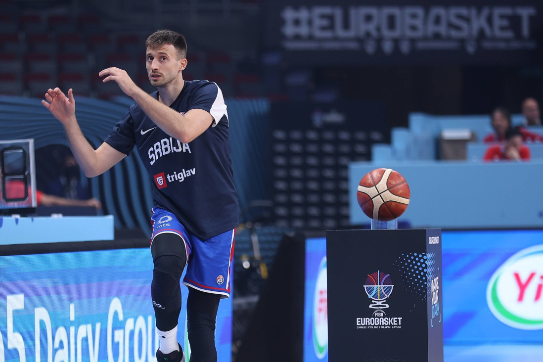 Avramović van terena dva meseca! Fizioterapeut Dubaija "slomio" Aleksu!