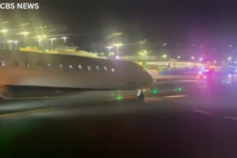 Drama na pisti: Dva Delta aviona zakačila se krilima, povređena stujardesa (VIDEO)