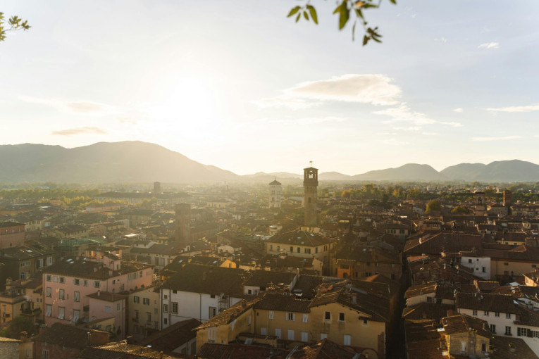 Oktobarska avantura u Toskani: Iznajmite bicikl i otkrijte šarm ovog čarobnog srednjovekovnog gradića (VIDEO)
