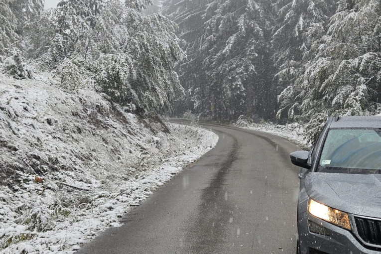 Snežna idila: Sneg prekrio i Zlatar (FOTO)