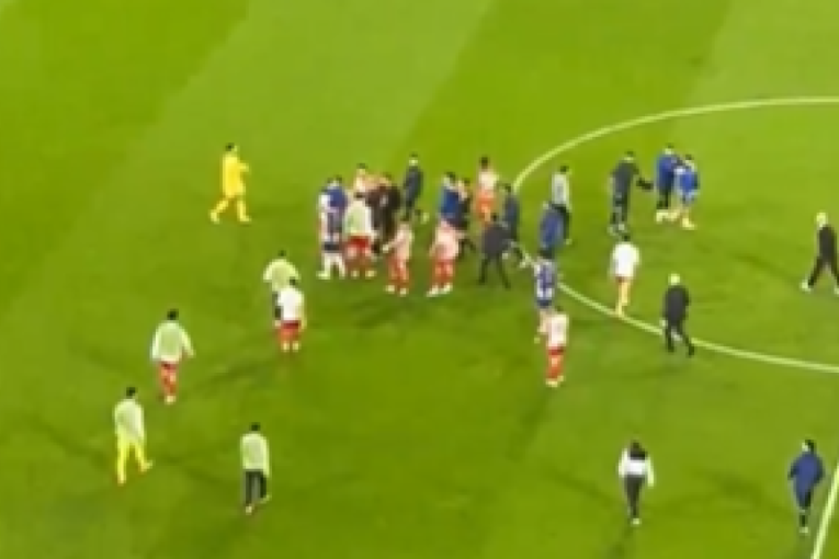 Arnautović hteo da se pobije sa igračem Porta: Scena koja se nije videla u prenosu! (VIDEO)