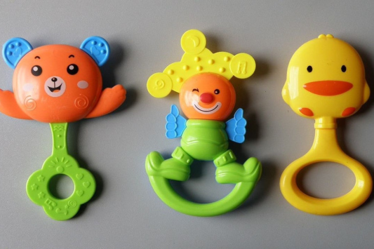 Hitno se povlače ove igračke za bebe sa tržišta zbog rizika od gušenja!