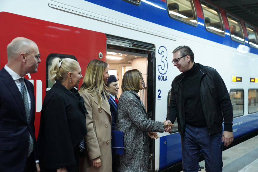 Puštena u rad deonica od Novog Sada do mađarske granice! Vučić se vratio u Beograd (FOTO/VIDEO)