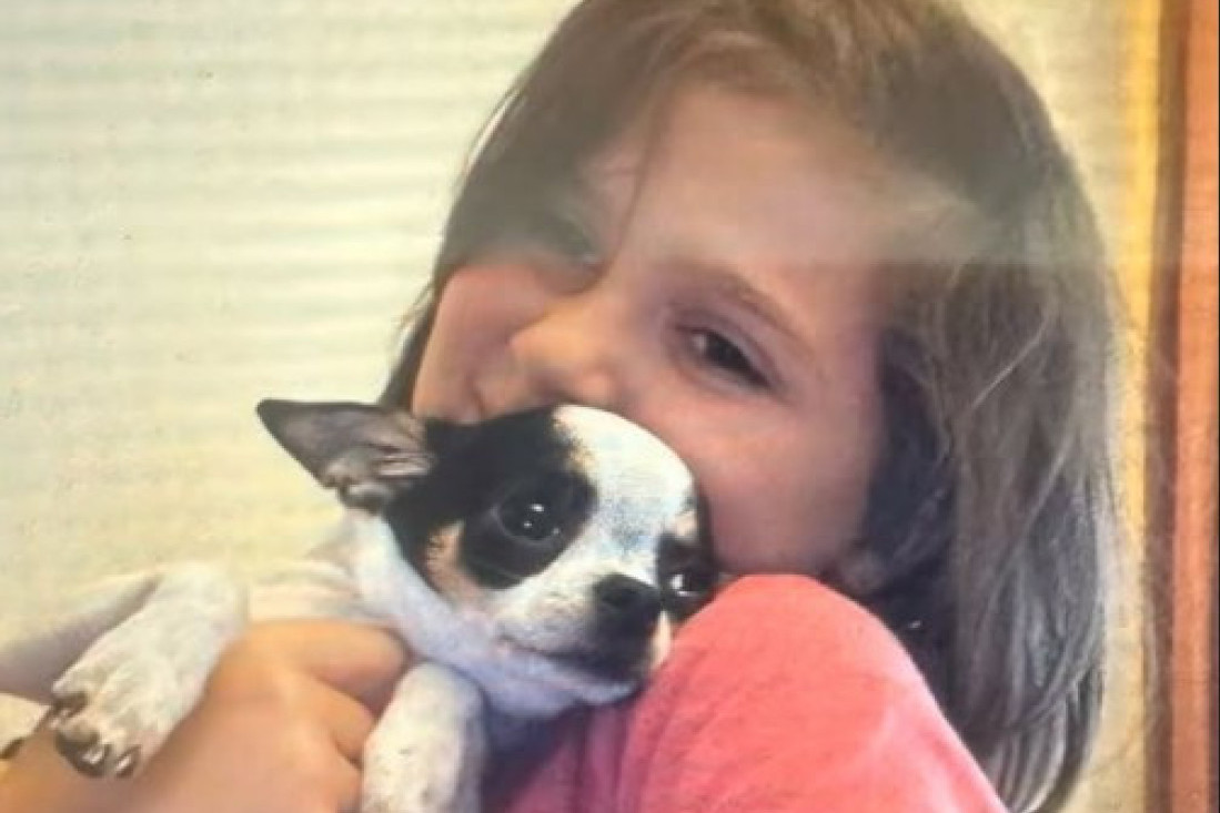 Troši milione, a nedavno se potukla sa poznatom mamom: Da li prepoznajete devojčicu s fotke?