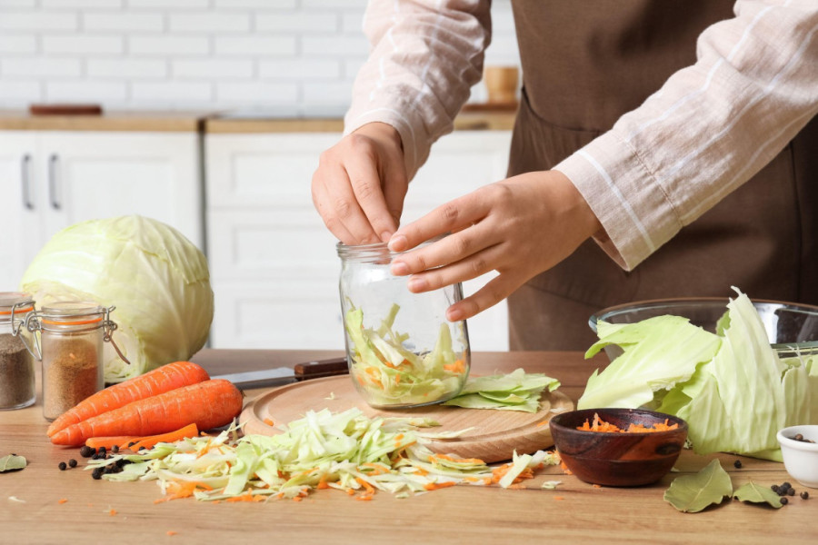 Bez nje ručak nije potpun: Šarena salata je idealan prilog uz pasulj, pečenje i svako zimsko jelo