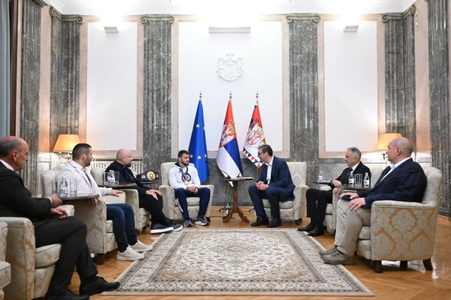 Vučić se sastao sa Svetskim šampionom: Cela Srbija je ponosna na Aleksandra Komarova!