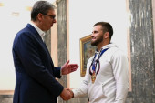 Vučić se sastao sa Svetskim šampionom: Cela Srbija je ponosna na Aleksandra Komarova!