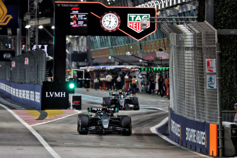 Rasel srušio Ferstapena – Mercedes na pol poziciji u Singapuru!
