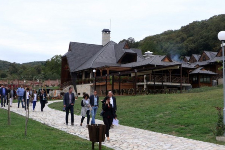 Oaza zdravlja i lepote u srcu Fruške gore: Banja Vrdnik postala najtraženija destinacija u Srbiji!