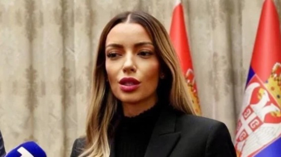 "Ja sam ponosni član SNS-a!" Ministarka Mesarović odbrusila opoziciji u skupštinskoj sali, pa dobila aplauz