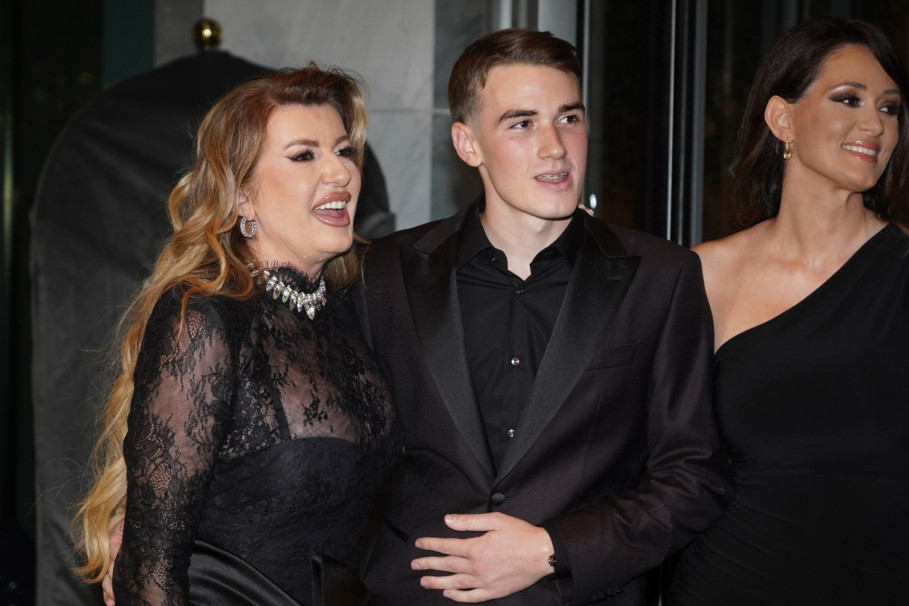 Ovo je Tašketova ćerka iz prvog braka: Prvi put se pojavila u javnosti (FOTO)