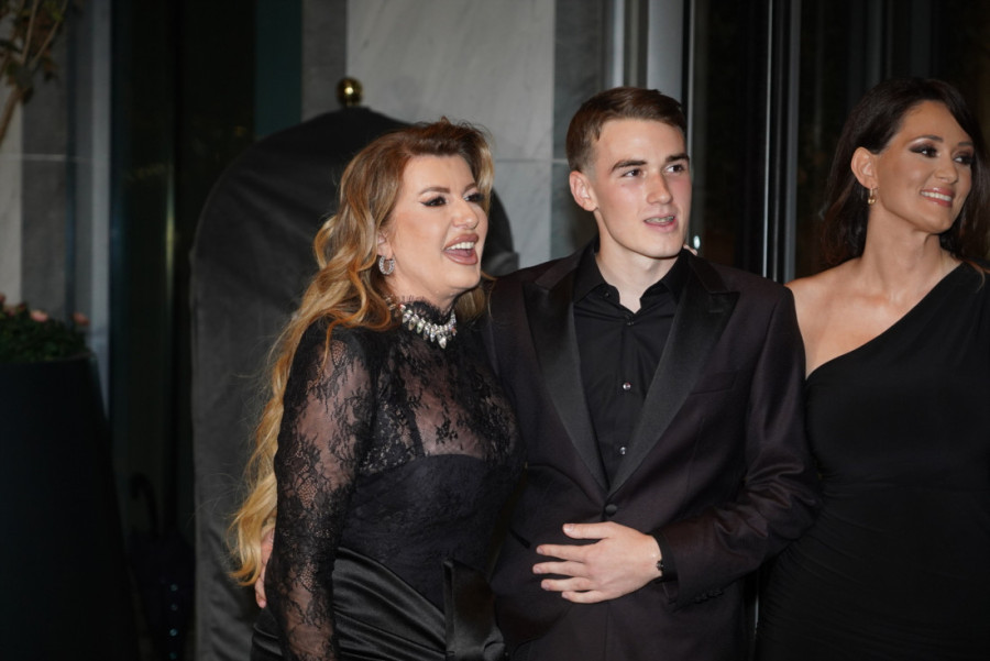 Kuma Ceca razmrdala goste, a ponosna majka slavljenika ih "dokrajčila": Hit detalji s punoletstva Andreja Taškovića!