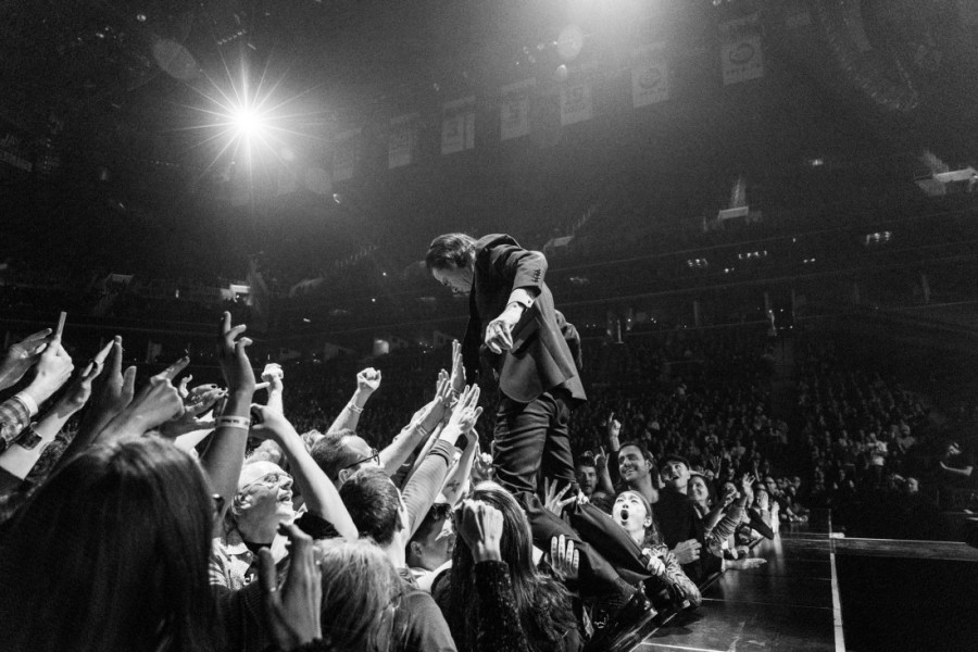 Nik Kejv ponovo pred beogradskom publikom: Mešavina tuge, iskupljenja, milosti i besprekornog stila (FOTO)