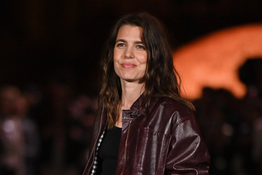 Od Lamarovih farmerki, preko scenskih kostima Sabrine Karpenter, do labubu groznice: Modni trenuci po kojima ćemo pamtiti 2025.