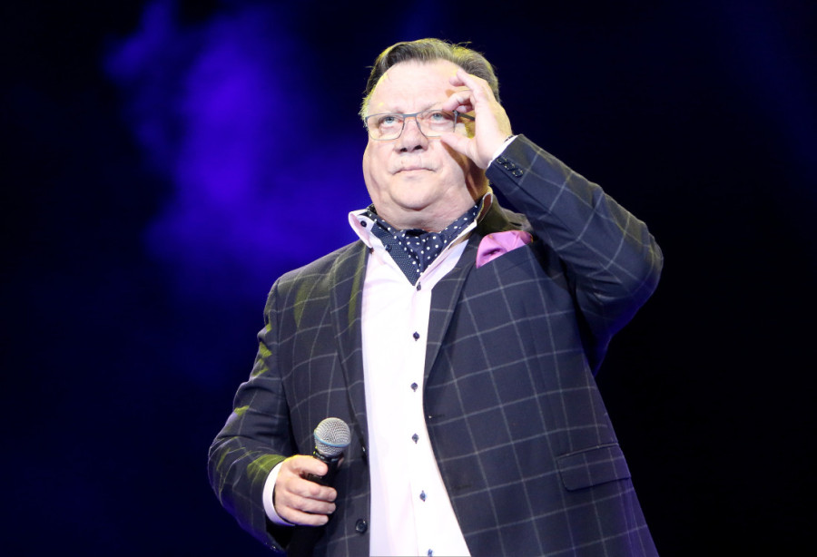 Najtužniji prizor iz Sarajeva: Sin Halida Bešlića grca u suzama, dok su mu dečica u naručju