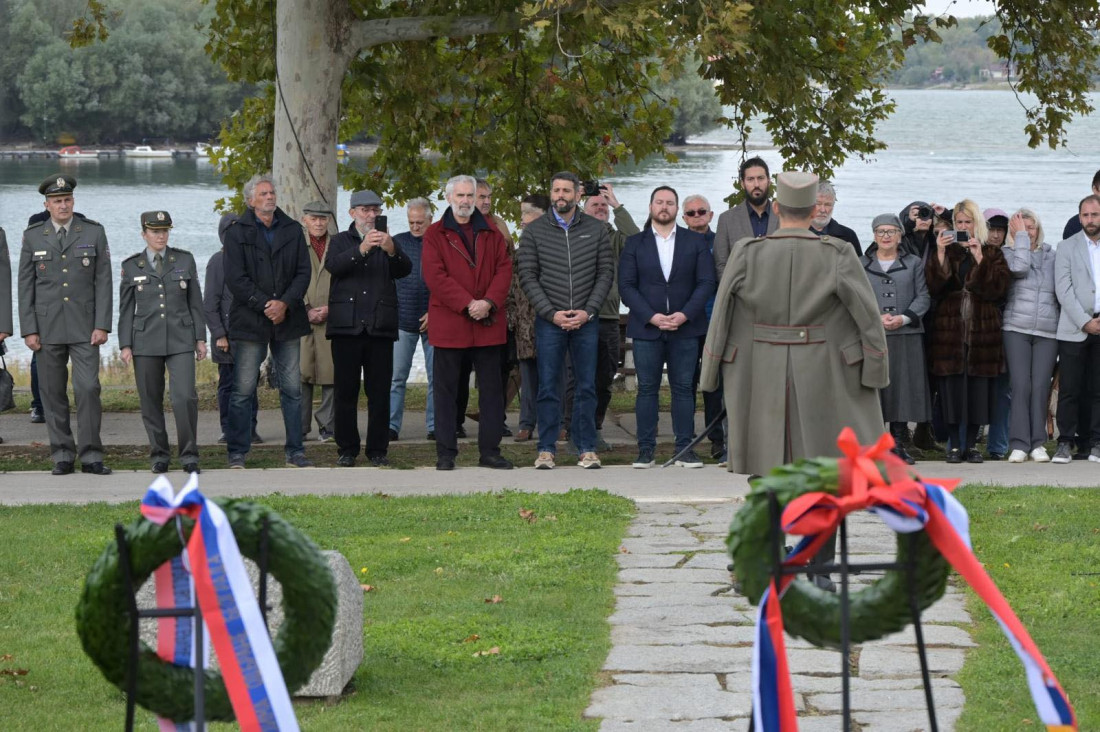 Naklon za srpske heroje: Šapić položio venac na Spomenik braniocima Beograda (FOTO)