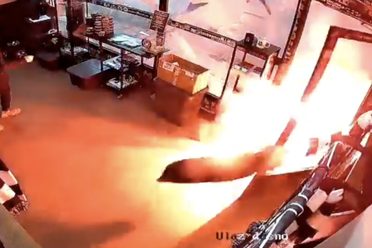 Grobari se pohvalili ogromnim plenom - zastava Bed Blu Bojsa osvanula na Dorćolu! (FOTO)