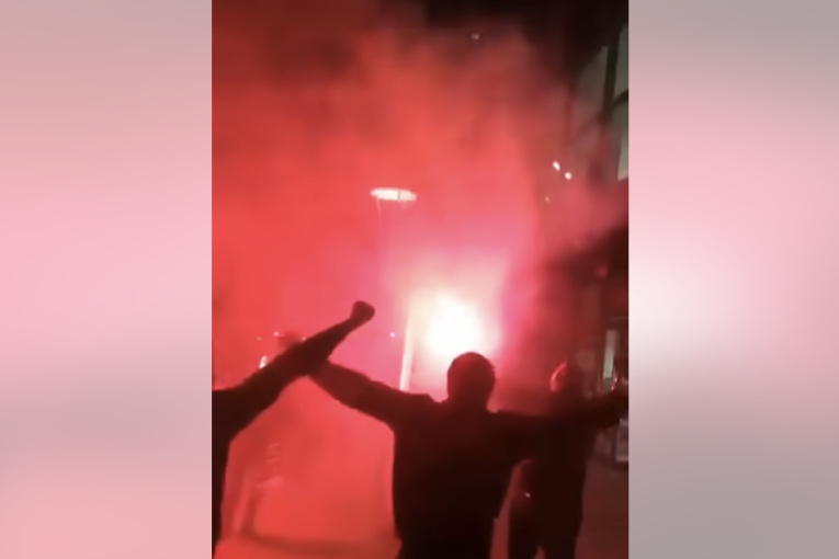 Halid dobio poseban oproštaj od navijača BiH! Zapaljene su baklje, a onda je zagrmeo njegov hit! (VIDEO)