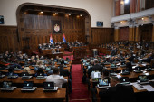 Poslanici danas nastavljaju raspravu o prvih osam tačaka dnevnog reda