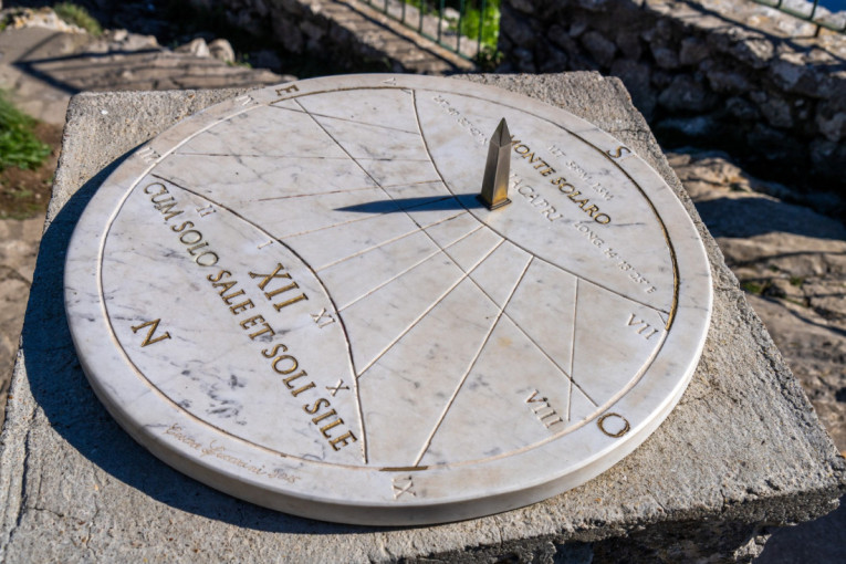 Koliko traje jedan trenutak? Fraza stara preko 600 godina je nekada imala precizno značenje