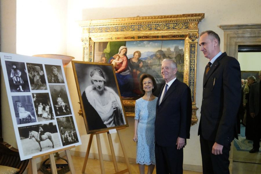Veličanstvena "Kruna dobrote": Izložba posvećena kraljici Mariji Karađorđević otvorena u Kraljevskom dvoru (FOTO)