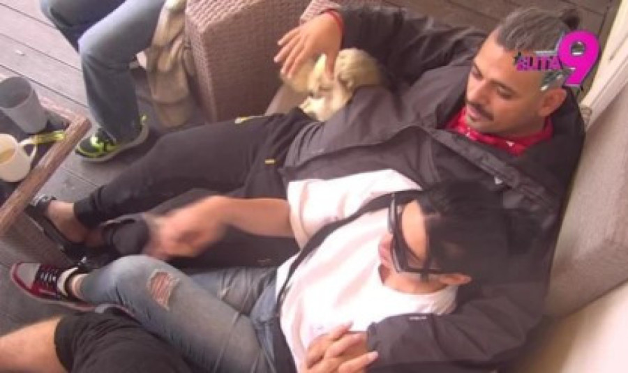 Boru Santanu baš krenulo nakon razvoda: Sa cimerkom javno razmenjuje nežnosti (FOTO)