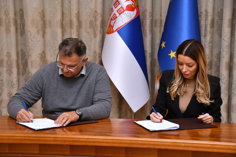 "Naš cilj je jačanje privrede!" Mesarović: U 15 opština u Vojvodini u toku infrastrukturni objekti! (FOTO)