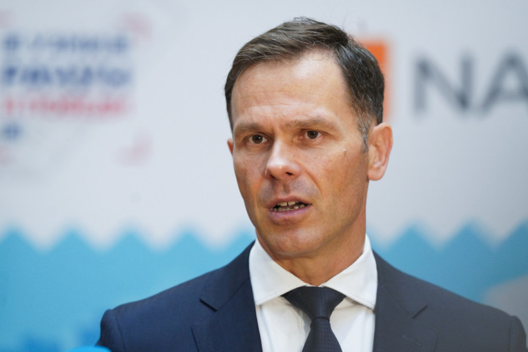 Siniša Mali poručio Nikeziću: Ne znate šta je jaka ekonomija, nov put, bolnica!