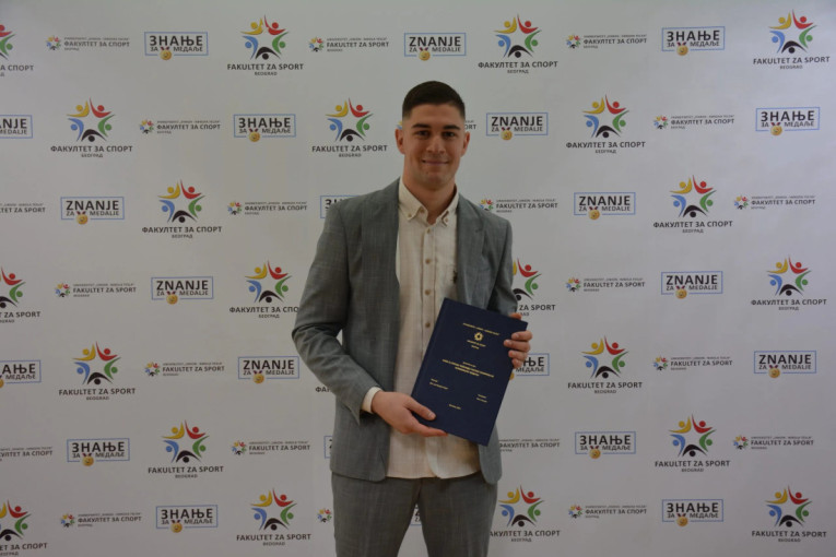 Golman Zvezde odbranio i - diplomski! Guteša diplomirao kao prvi u svojoj generaciji!